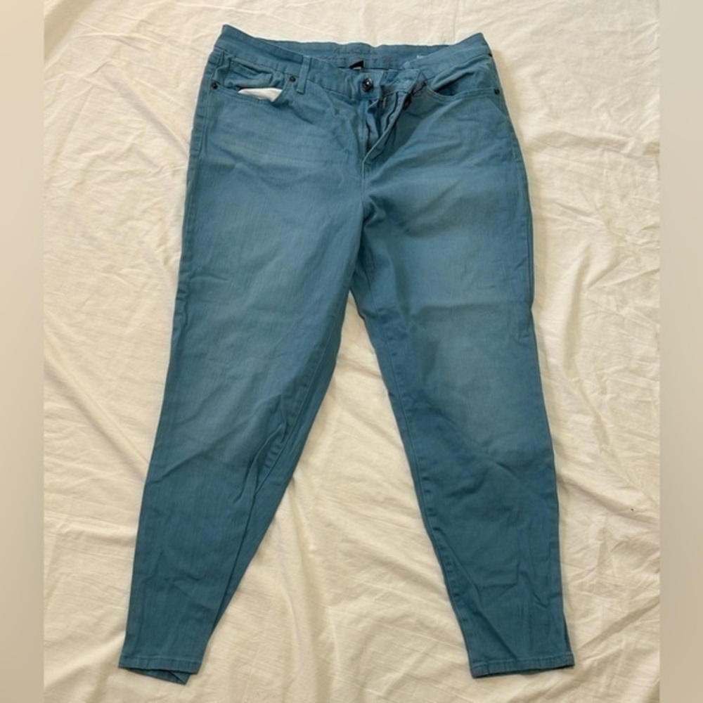 Gloria Vanderbilt jeans